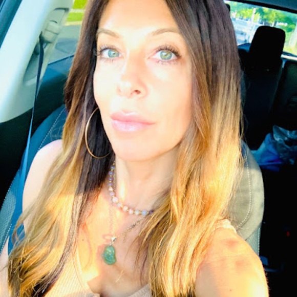 Meet your Posher, Nikki - Picture 1 of 1